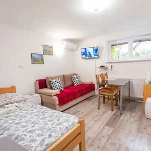  Appartamento Newly Renovated With Air Conditioner & Free Parking