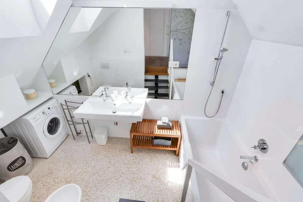 Fine Ljubljana Apartments 0*,